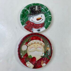American Greetings 2 Pack Holiday Paper Plates Cozy Santa & Frosty Friends